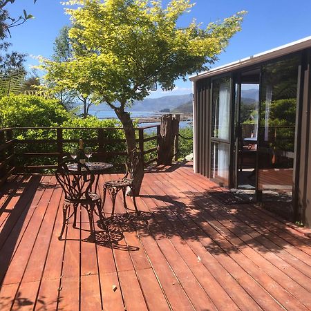 Heron Hideaway At First Light Rangihaeata Retreat Exterior photo